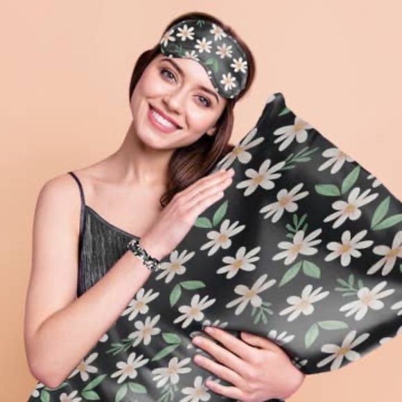 (NWT) The Satin Sleep Set (5 Pieces) - Picture 9 of 9